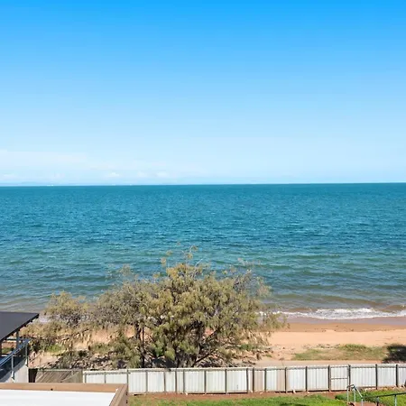 Bay Vista Two Bedroom Waterfront Apartment Redcliffe Exterior photo