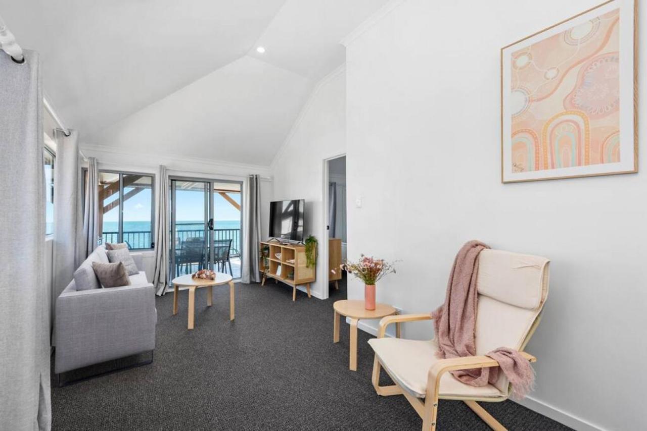 Bay Vista Two Bedroom Waterfront Redcliffe